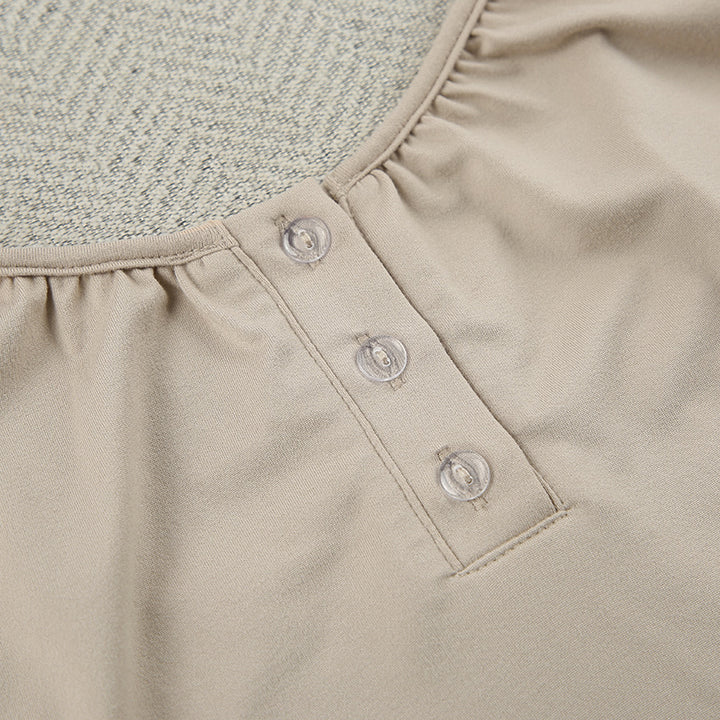 Dame afslappet pyjamassæt med moderne detaljer og åndbare materialer Stilla