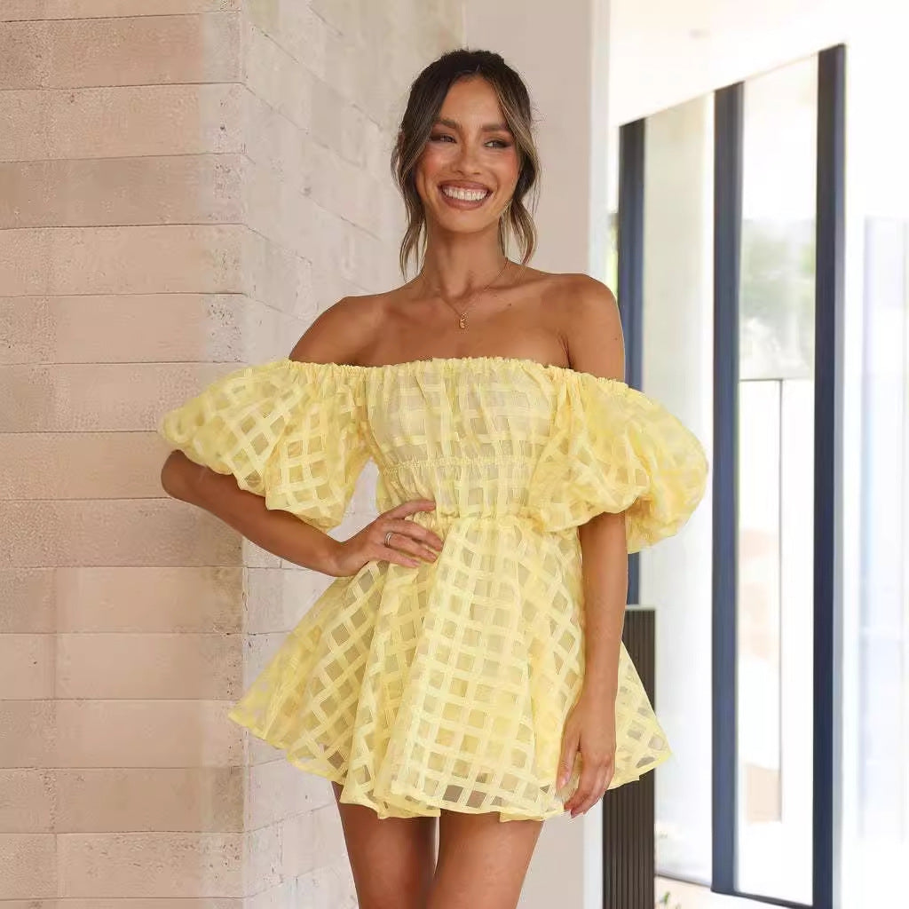 Dame Sommerminikjole med brede puffærmer og Off-Shoulder-udskæring Stilla