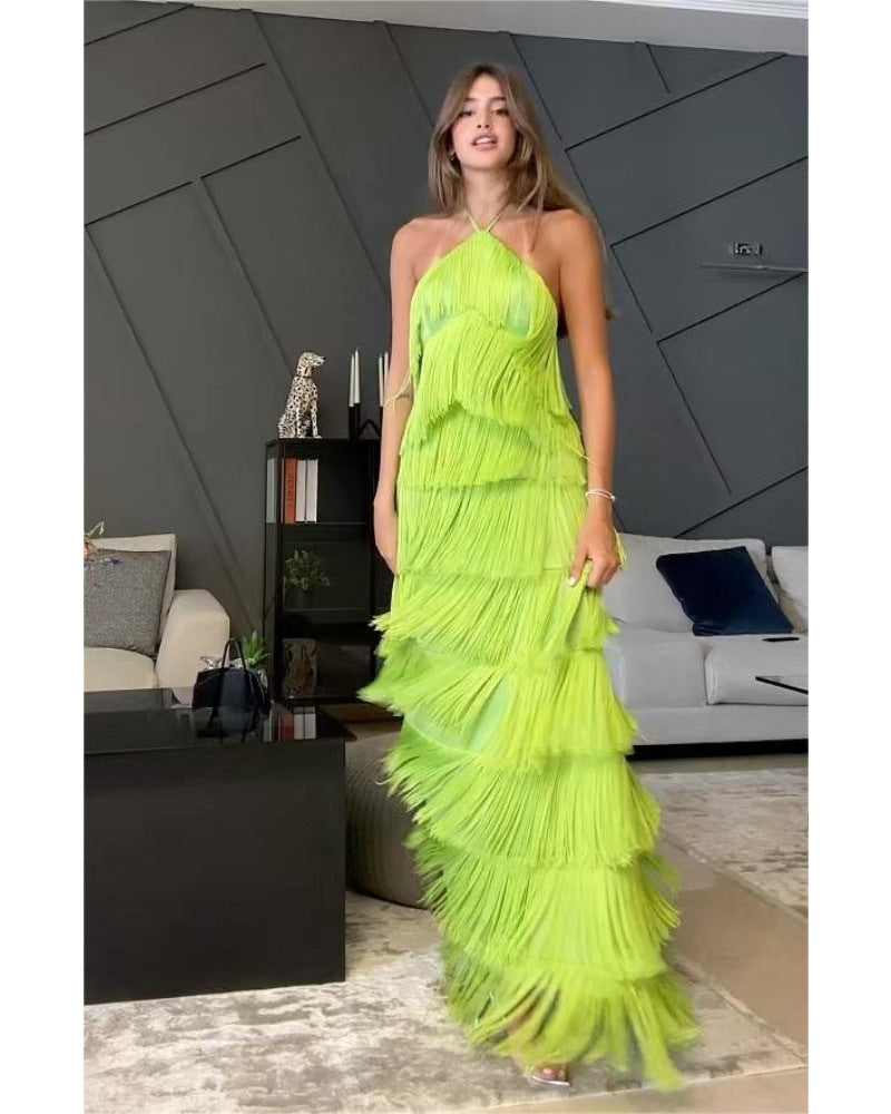 Kvindernes Lange Frynse Maxi Kjole med Justerbare Stropper og Elegant Drapering Design