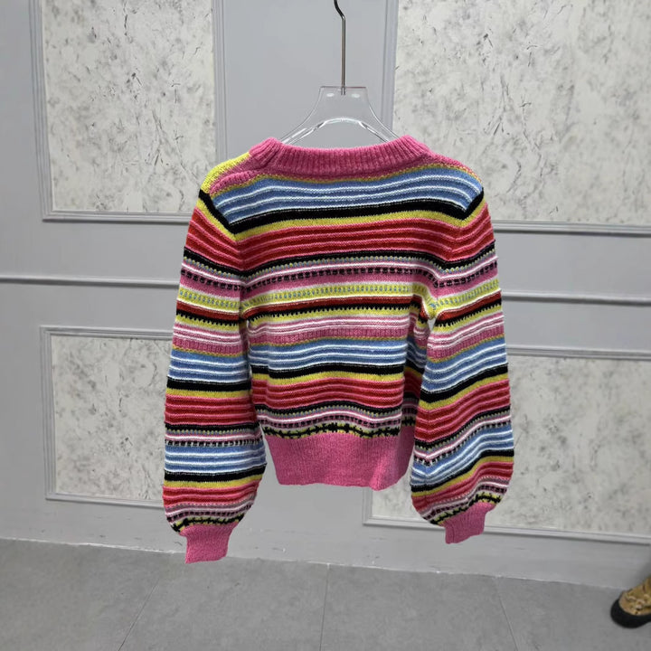 Dame sweater med farverigt stribet design og voluminøse ærmer Stilla