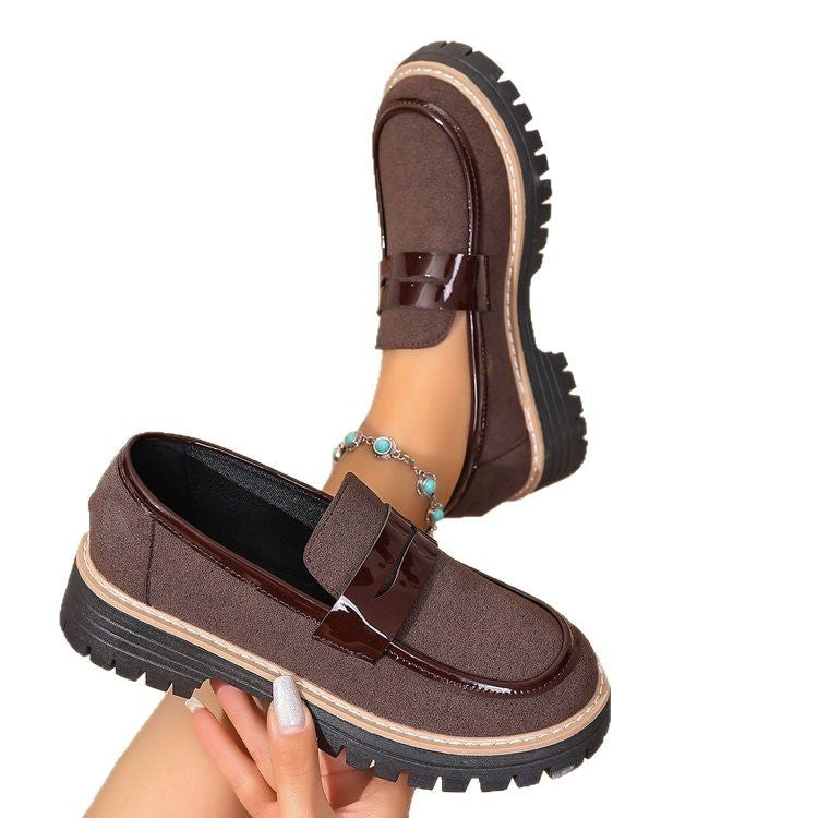 Dame Komfortable Slip-On Sko med robust profil og elegant applikation Stilla