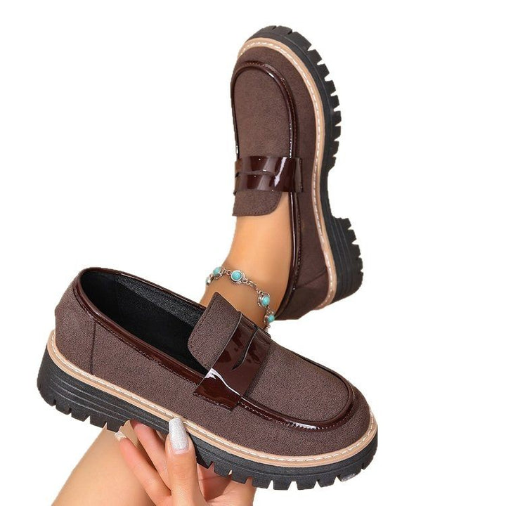 Dame Komfortable Slip-On Sko med robust profil og elegant applikation Stilla