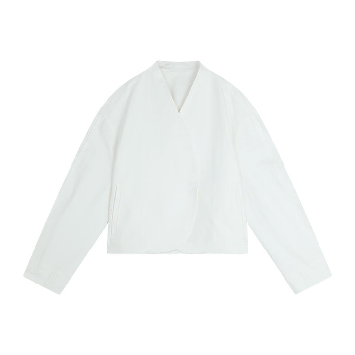 Dame stilfuld kort jakke i moderne kimono-design med sidelommer Stilla