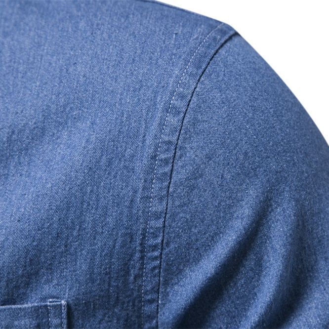 Herrer nan smal skåret denim skjorte med kentkrave og påsyede brystlommer Skovae