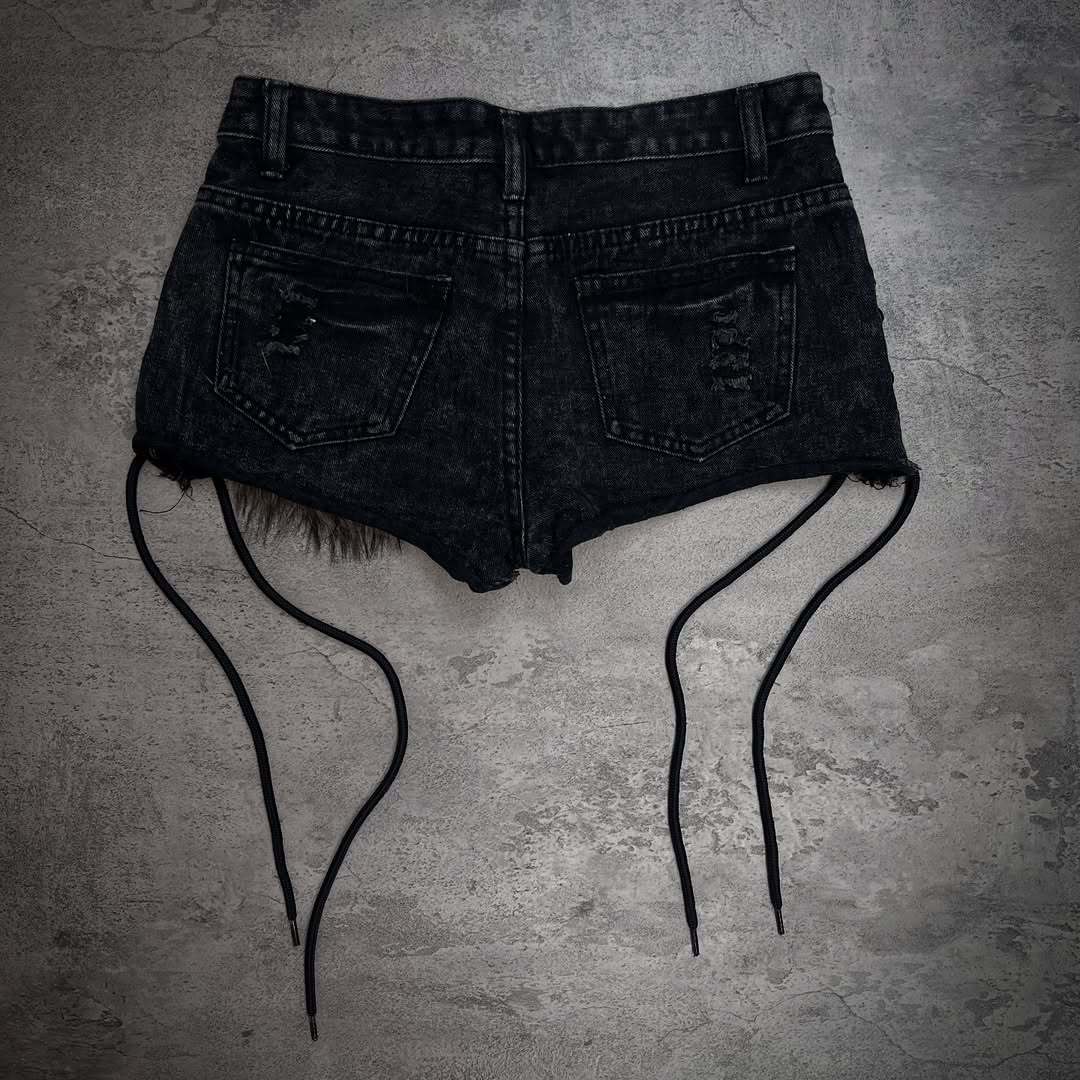 Damer Mode Denim-shorts med unikke snøredetaljer og kunstpelsapplikation Skovae