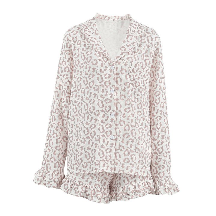 Dame pyjamasæt med leopardtryk og elegante flæsedetaljer Stilla