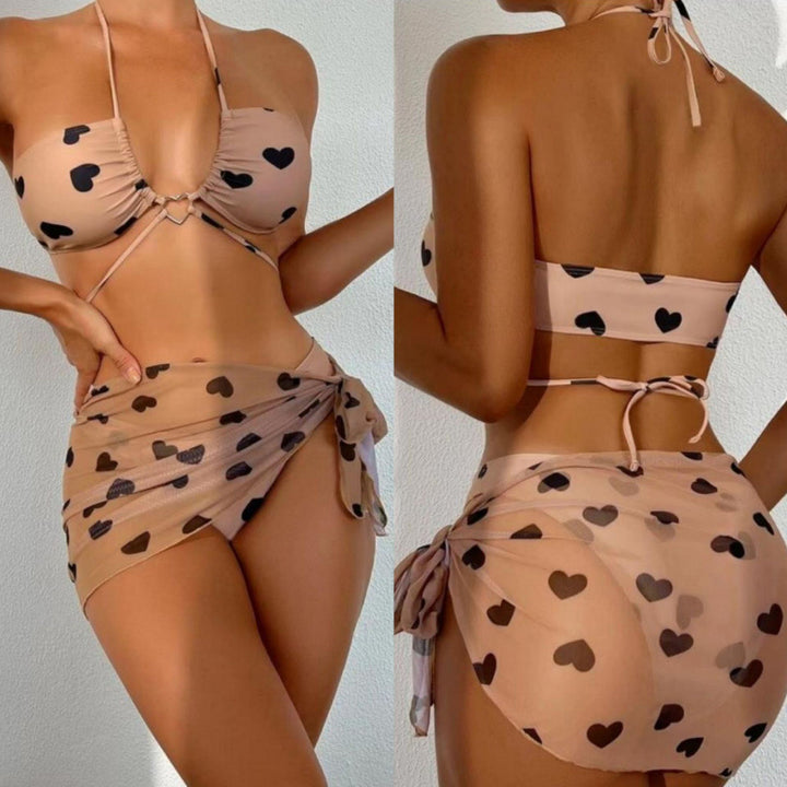 Dame bandeau-bikini med legesygt hjertermønster og luftig strandovertræk Stilla