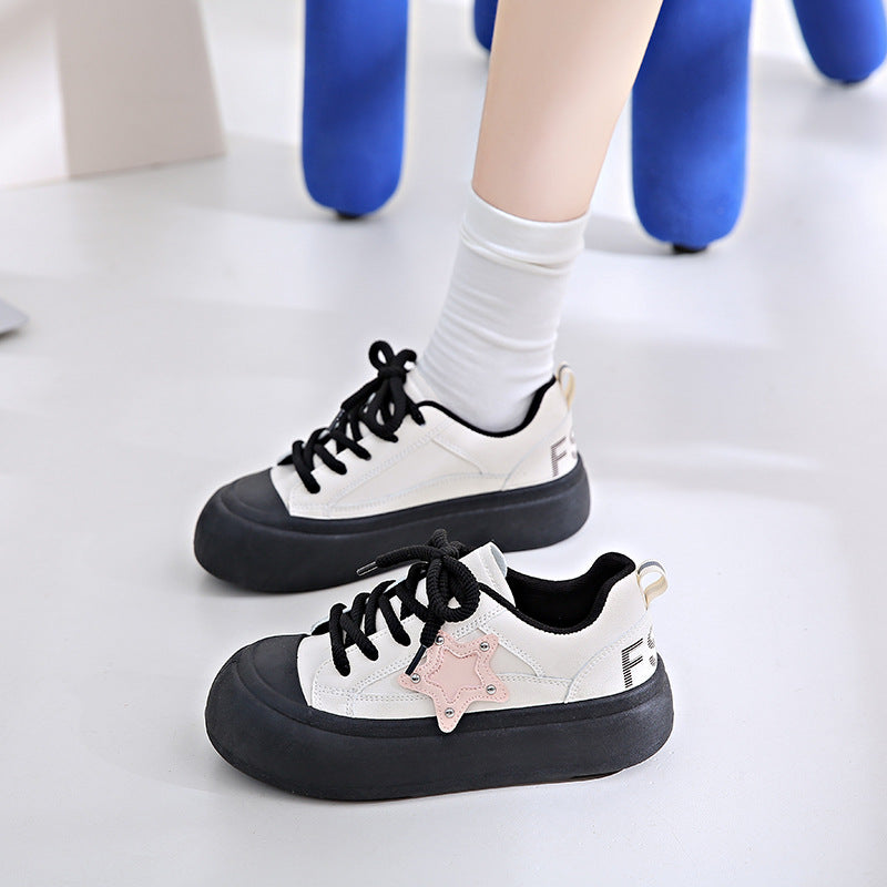 Dame Chunky Sneakers med unik stjerne-applikation og behagelig dæmpningsteknologi Stilla