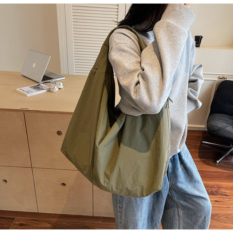 Femme Oversized Hobo Taske Stilla