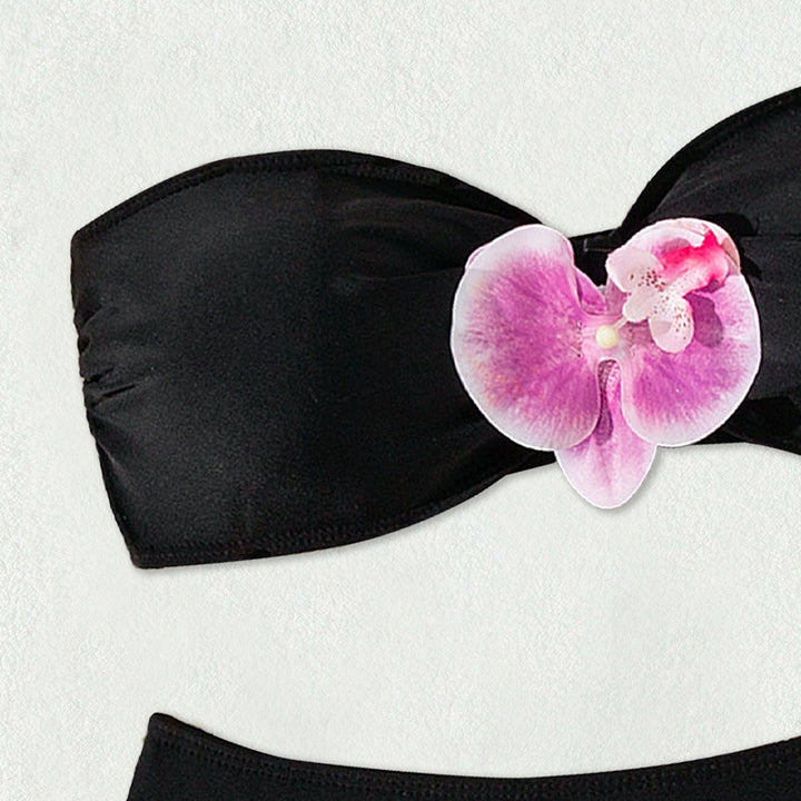 Dame Bandeau-bikini med elegante orkidé-accenter Skovae
