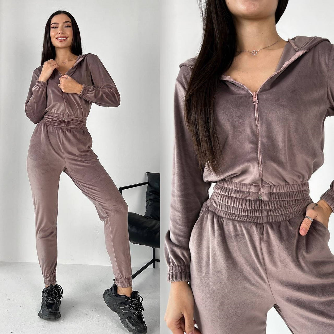 Kvindernes Velour Joggingdragt med Fashionabelt Cropped Design og Praktisk Lynlås Skovae