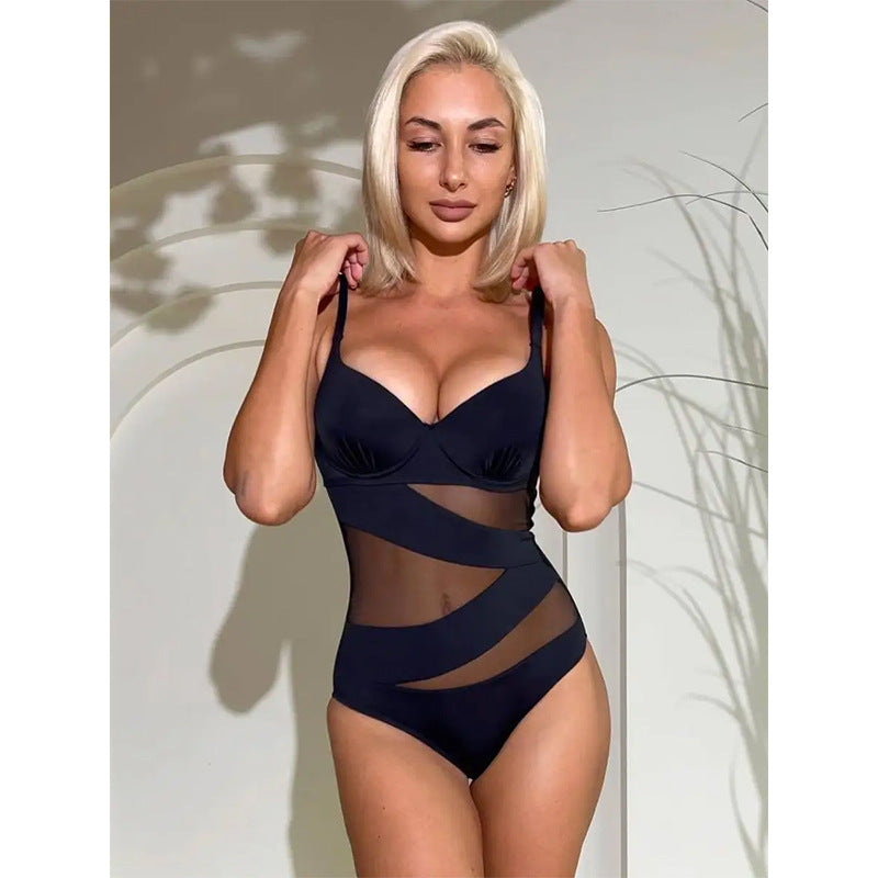 Dame Én-delt Badedragt med elegante Mesh-detaljer og formasende kopper Stilla