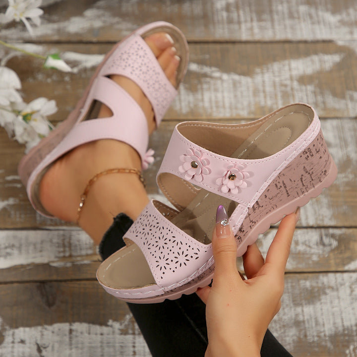 Dame Wedge-Pantoletten med floralsk snit og ergonomisk fodseng Stilla