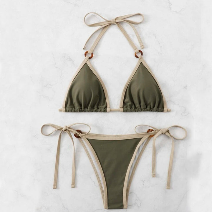 Dame triangel-bikini med justerbare stropper og ringdetaljer Skovae