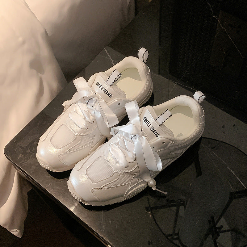 Dame Sporty Sneakers med blanke overflade og åndbar mellemsål Stilla