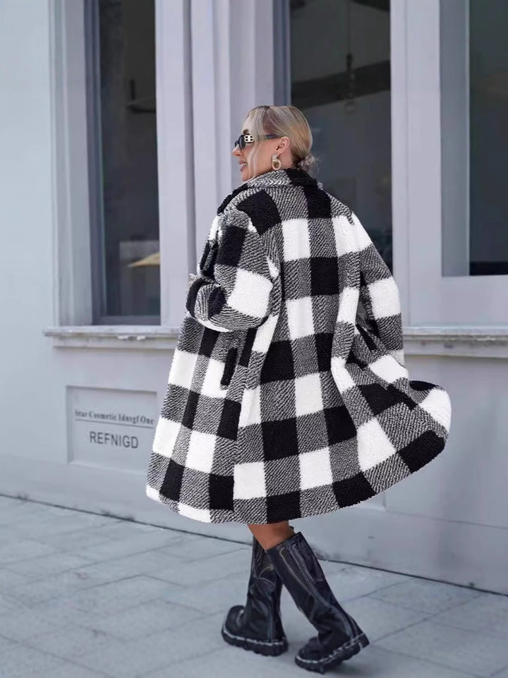 Stilla | Lang Frakke Oversized Fit Blød Sherpa-Texture Ternet Mønster Tætsiddende Krave