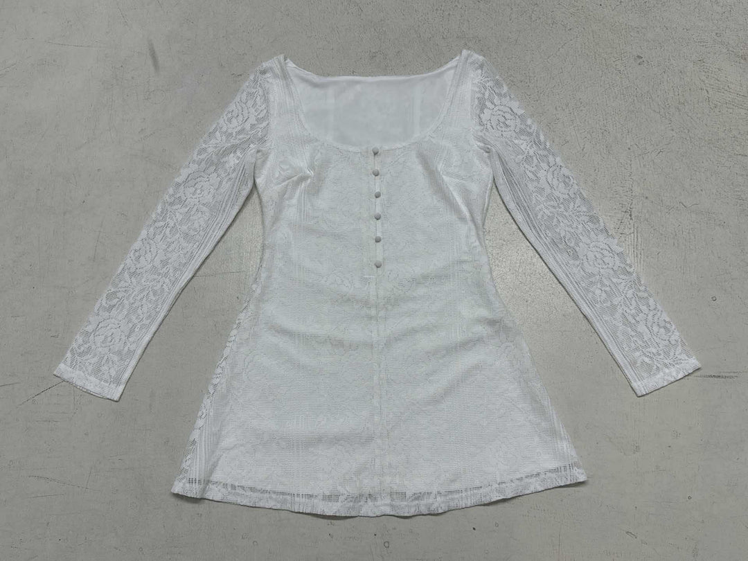 Damen elegantes Kleid mit Spitzenärmeln und Knopfdetails Skovae