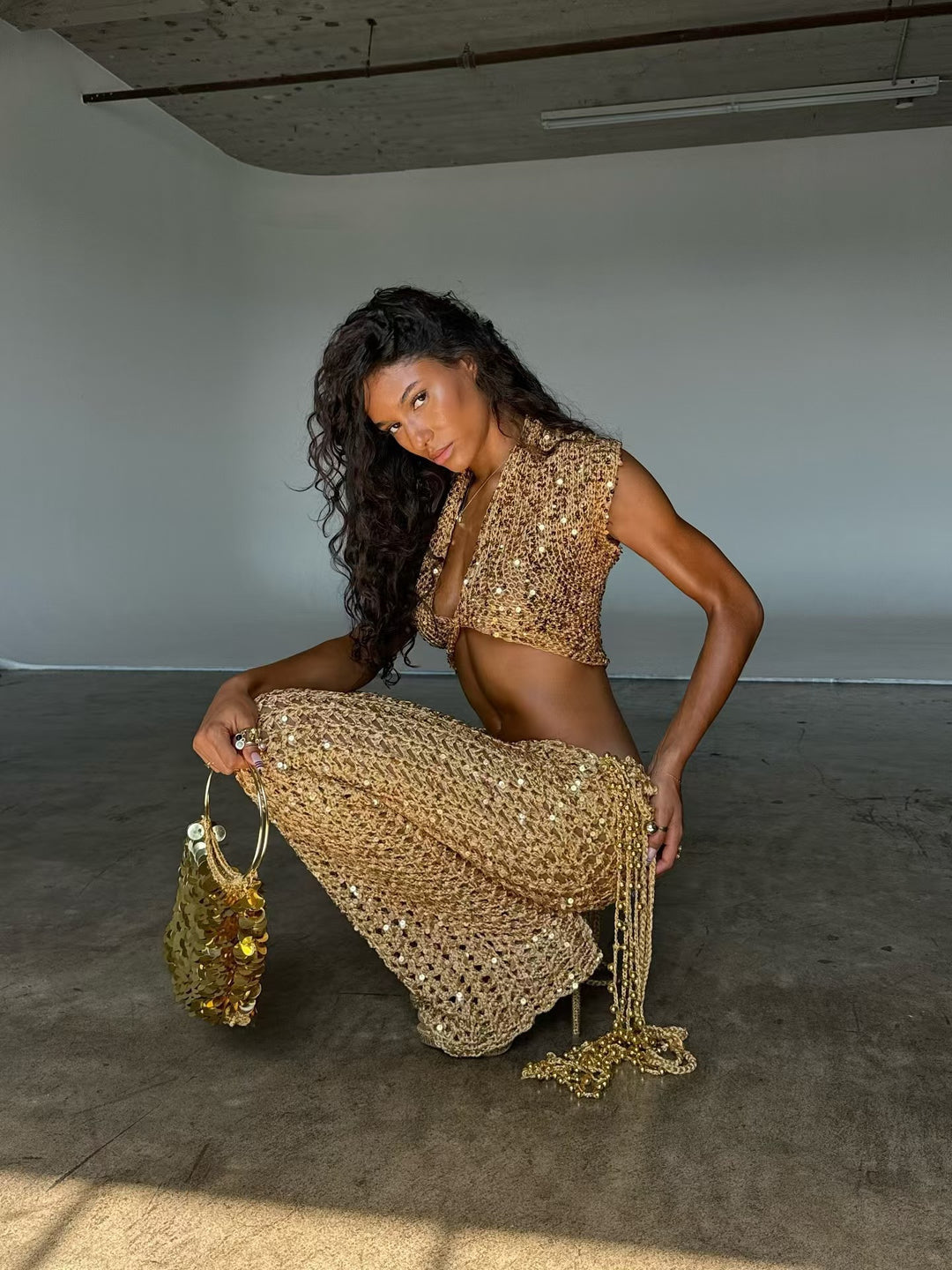 Damer Glitrende Festival-outfit med kort nederdel og bandeau-top Skovae