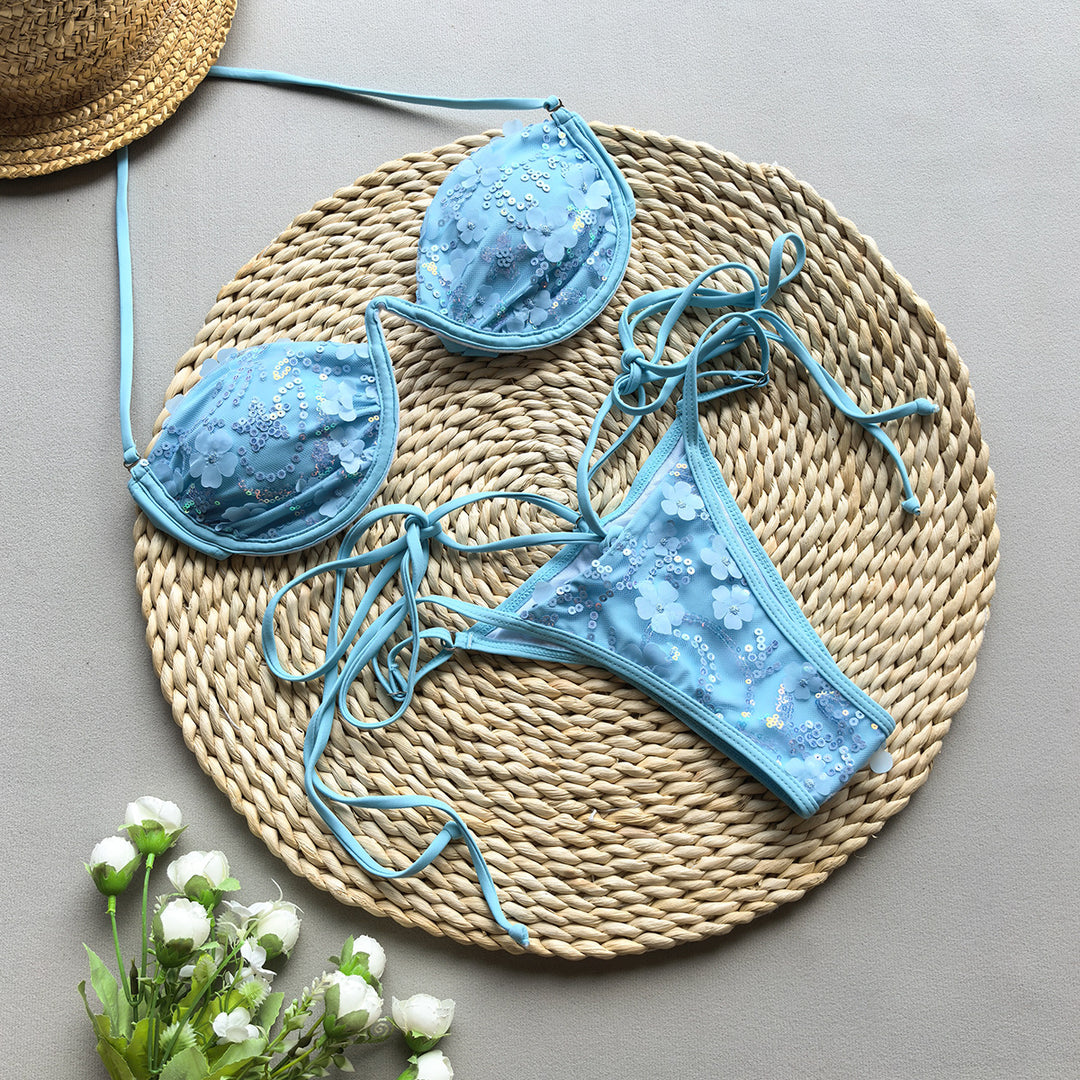 Dame Bandeau-Bikini med dekorativt smykkedetalje og smalle sidebånd Stilla