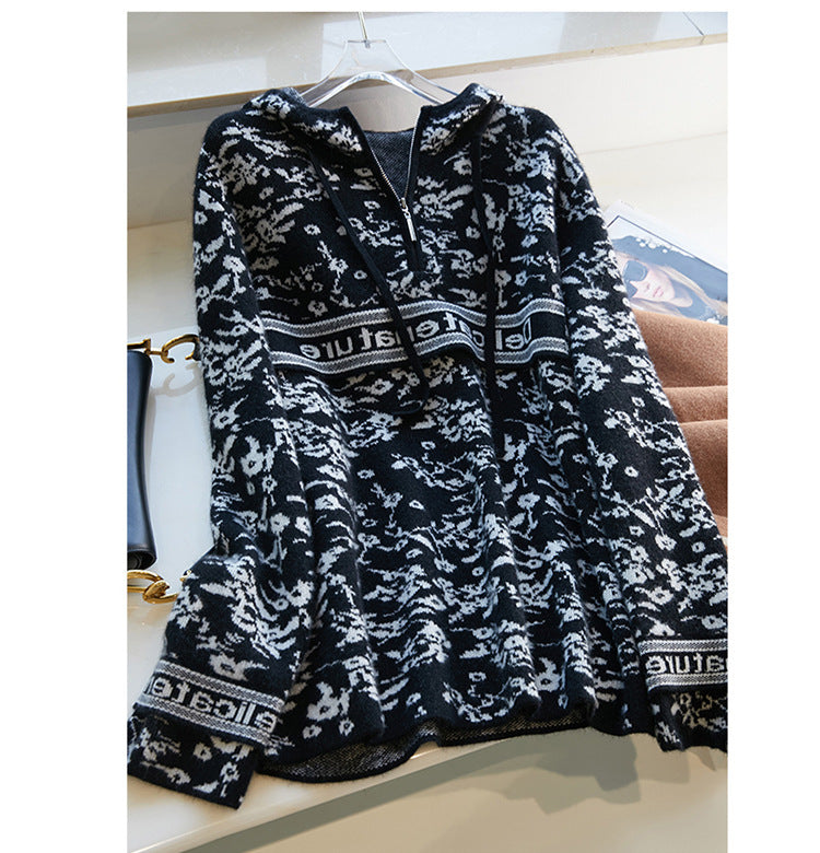 Dame hættetrøje med blomsterprint og lækkert fleece Stilla