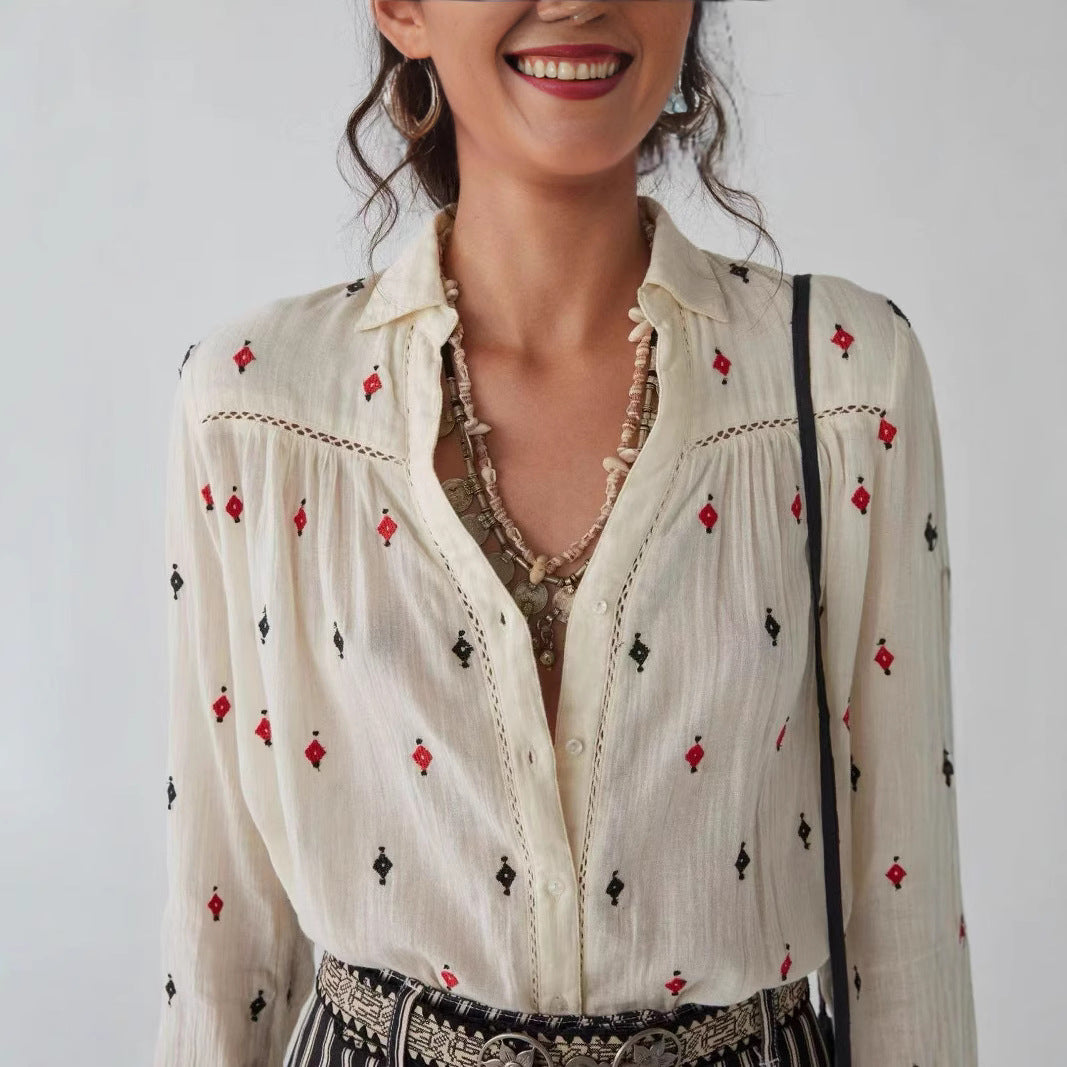 Damebluse med kunstneriske broderier og feminine detaljer Stilla