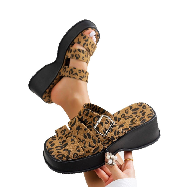 Dame Plateau-sandaler med stilfuld leo-print og komfortabel hælrem Stilla