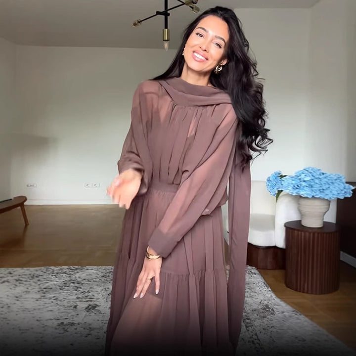 Dame maxikjole med transparente ruffles detaljer og elegant halterneck Stilla