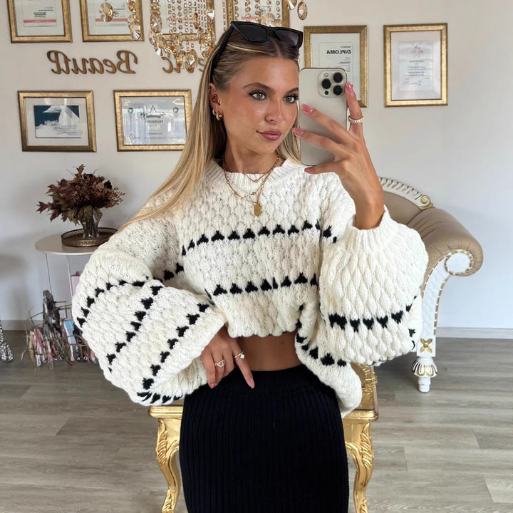 Dame elegant strikket sweater med brede ærmer og grafisk mønster Stilla