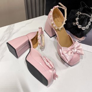 Damer Elegante Plateau-Pumps med perleaccent og sløjfedesign Stilla