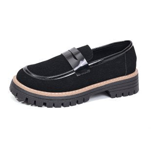 Dame Komfortable Slip-On Sko med robust profil og elegant applikation Stilla