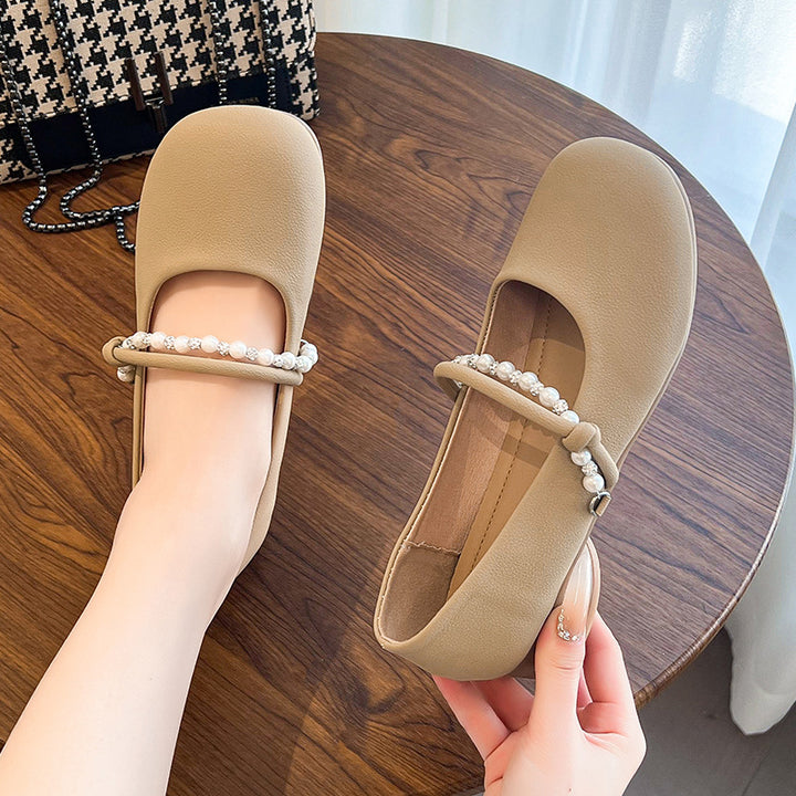 Dame Ballerinas med elegant rem og moderne perleaccent Stilla
