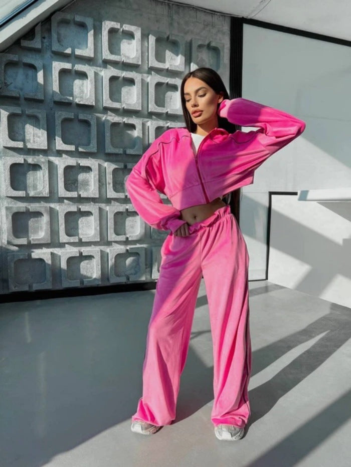 Kvinders sporty velour loungewear sæt med kort hoodie og brede ben Skovae