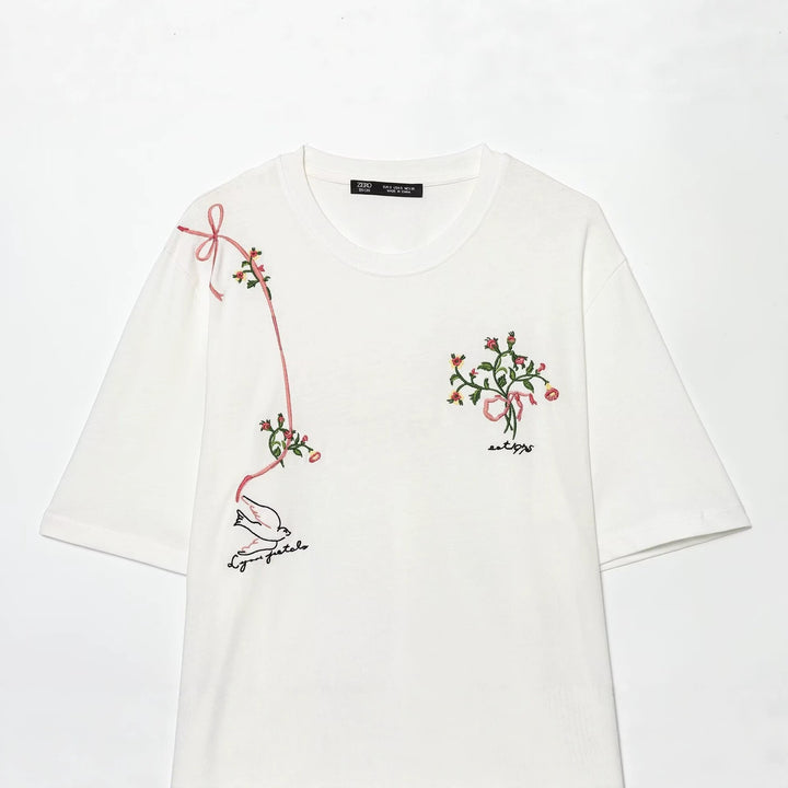 Dame T-shirt med fin broderi og unikke tryk Skovae