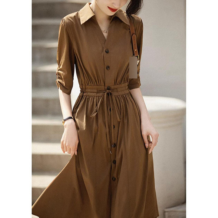 Dame skjortekjole med taljerbart bælte og elegante detaljer Stilla