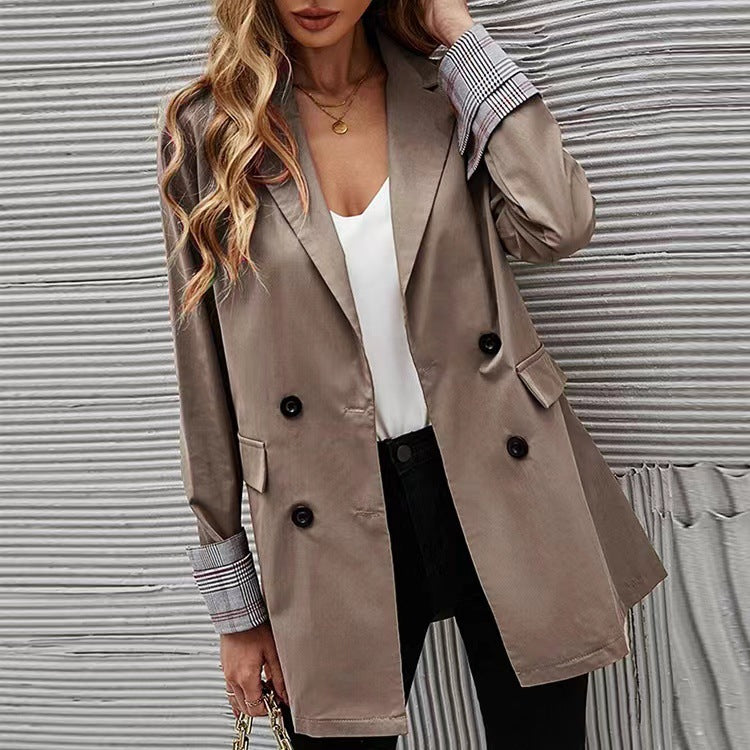 Dame Fashionabel Blazer med dobbelt knaplukning og elegante detaljer Stilla