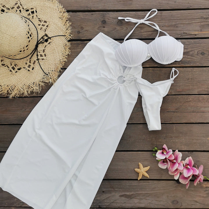 Dame bikini-sæt med elegant bandeau-top og fashionable indpakningsskørt Stilla