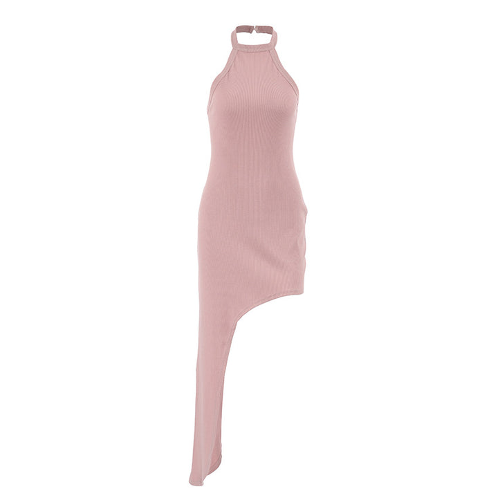 Dame minimal kjole med asymmetrisk kant og elegant halter-look Stilla