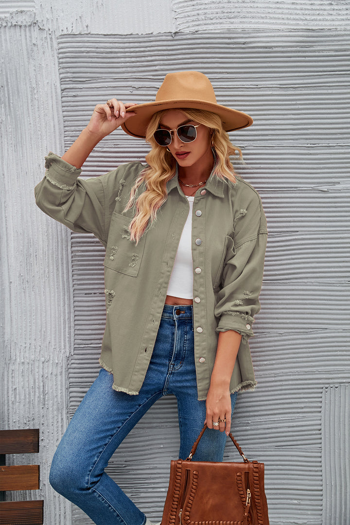 Dame Oversized Denim Jakke med frynset Detaljer og Knaprække Stilla