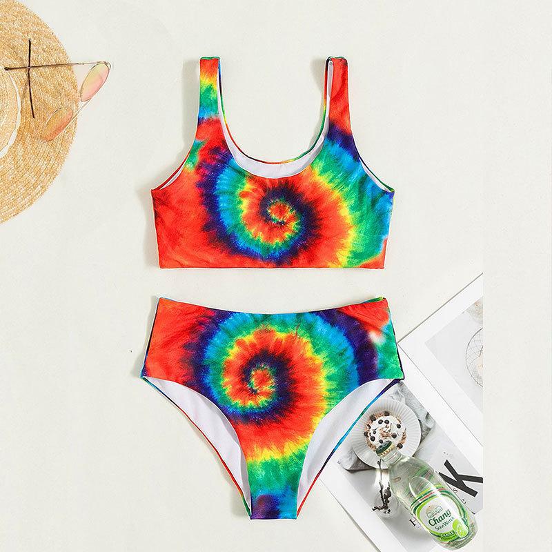 Dame bikini-sæt med livligt spiralmønster Skovae