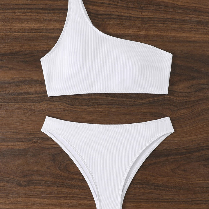 Dame Triangel-Bikini med asymmetrisk snit og raffineret ribdesign Skovae