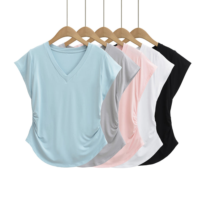 Dame V-hals T-shirt med afslappede detaljer og figurspillende snit Stilla