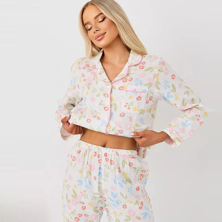 Dame pyjamasæt med blomsterdesign og løs pasform Stilla