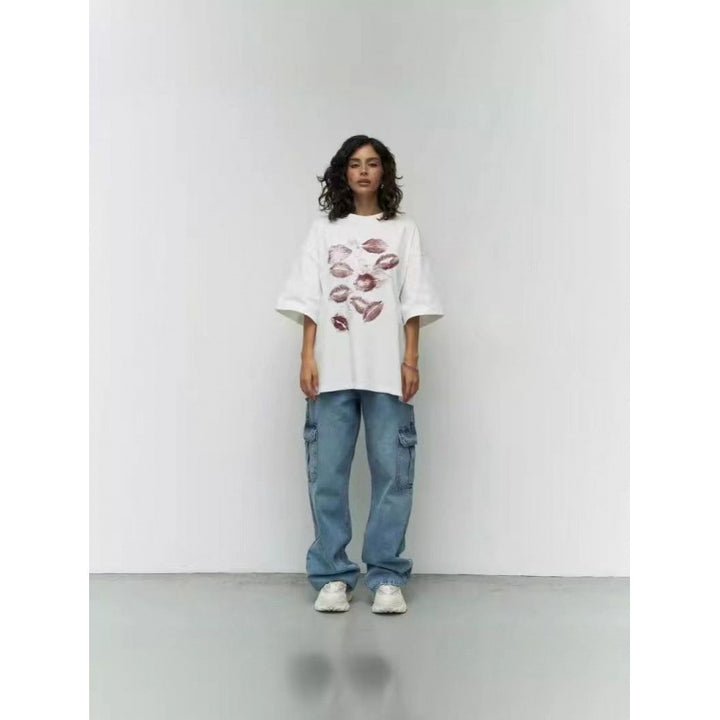 Dame T-shirt med kreativ læbe motiv og afslappet snit Stilla