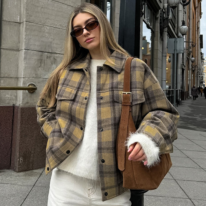 Dame checket Overshirtjakke med blødt foret indre og praktiske lommer Stilla