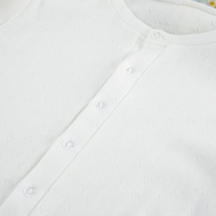 Dame Pyjama-sæt med elegant knaplukning og behageligt kortærmet design Stilla