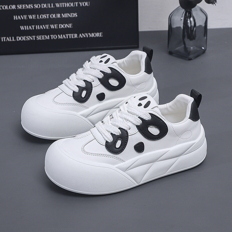Dame Sneakers i moderne komfort-design med robust såleprofil og åndbar overfladestruktur Stilla