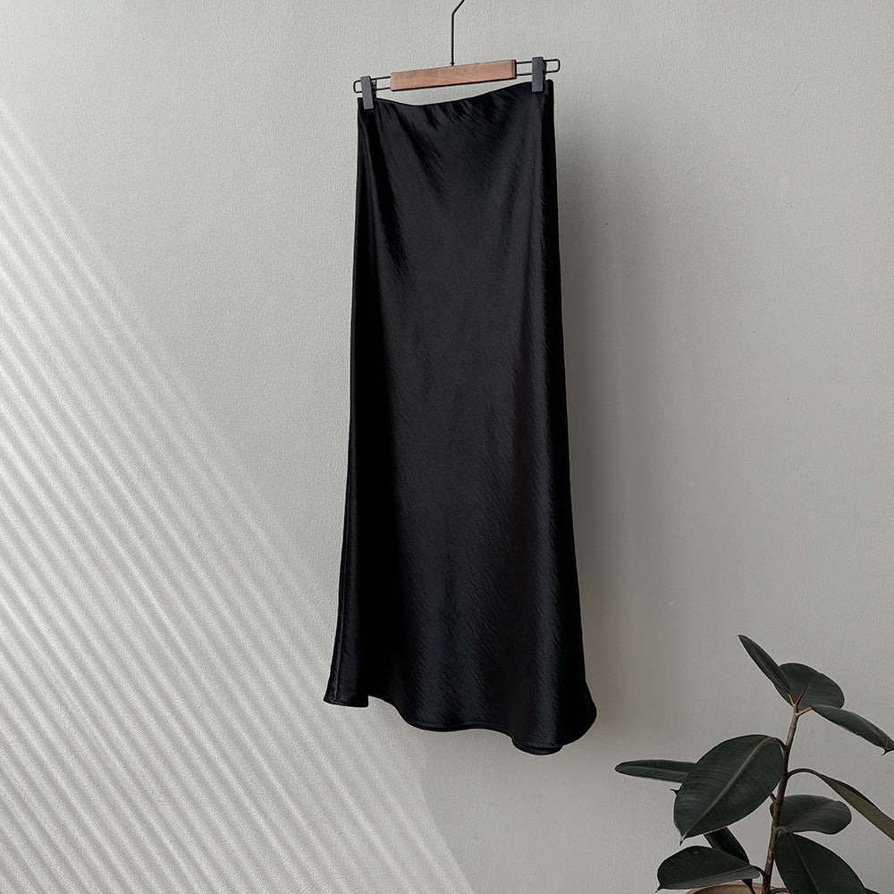 Damer Maxiskørt i flydende satin med elegant snit og høj talje Stilla