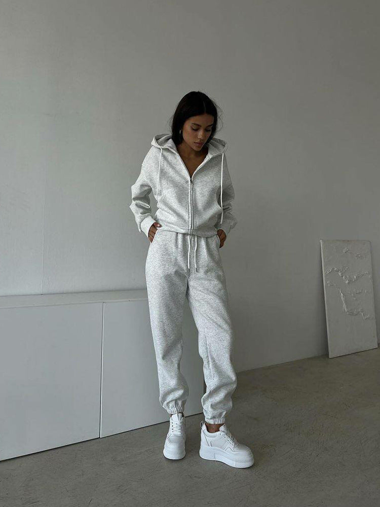 Dames sporty hoodie sæt med høj talje og praktiske lommer Skovae