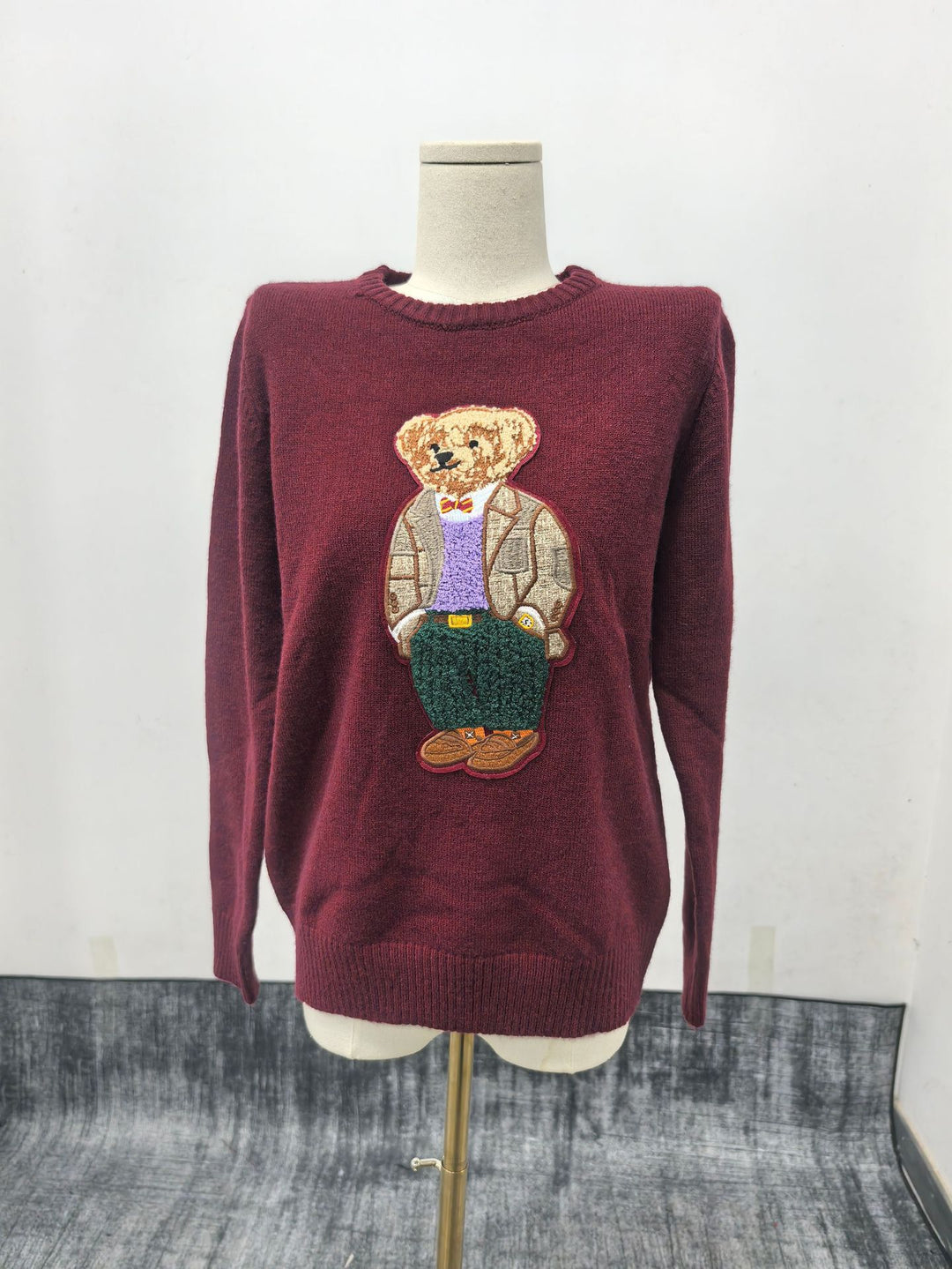 Dame sweater med unikt bjørnebroderi-design Stilla