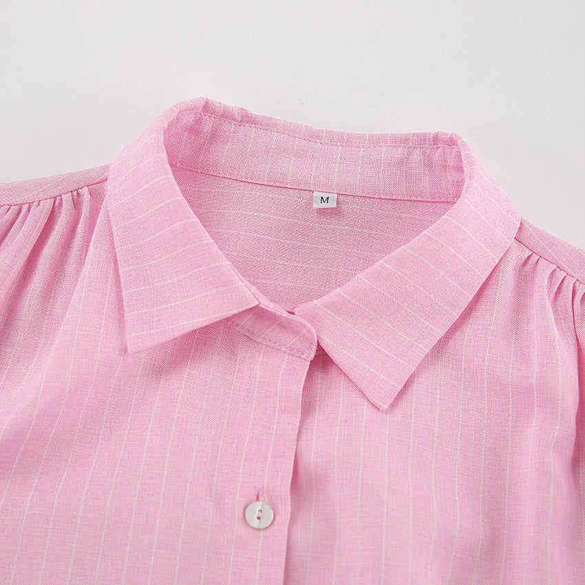 Dame sæt bestående af elegant bluse med puffærmer og korte shorts Stilla